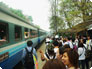写真：カンチャナブリへは鉄道で移動