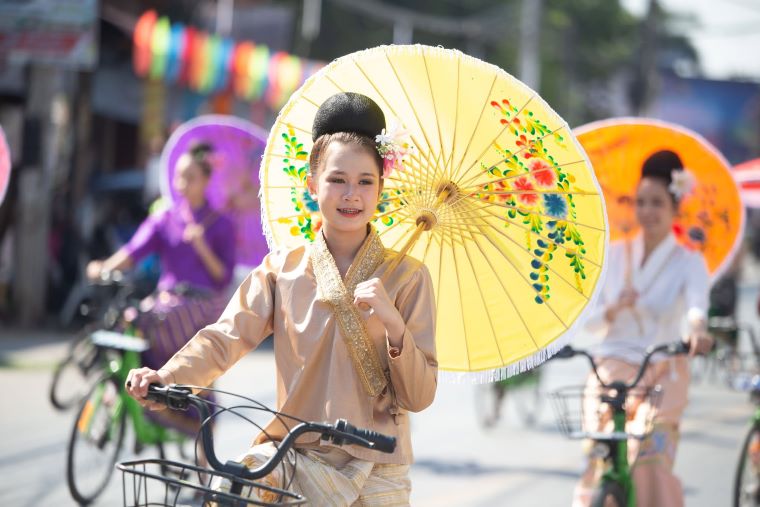 ボーサーン傘祭り＆サンカンペーン工芸品フェスティバル